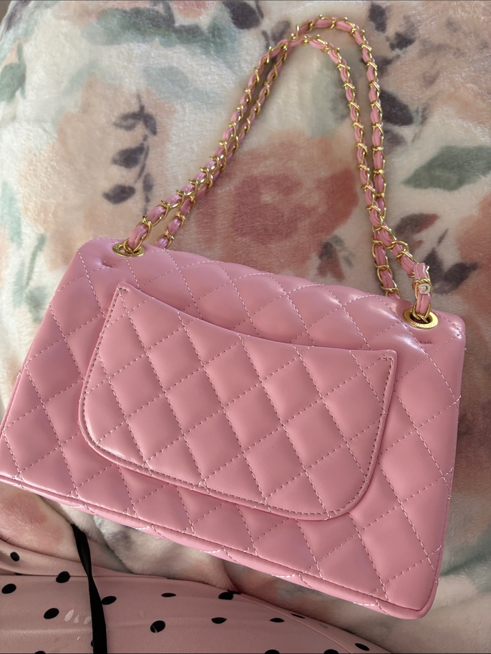 Pink Quilted Shoulder Bag with Gold Chain Strap - Picture 4 of 4